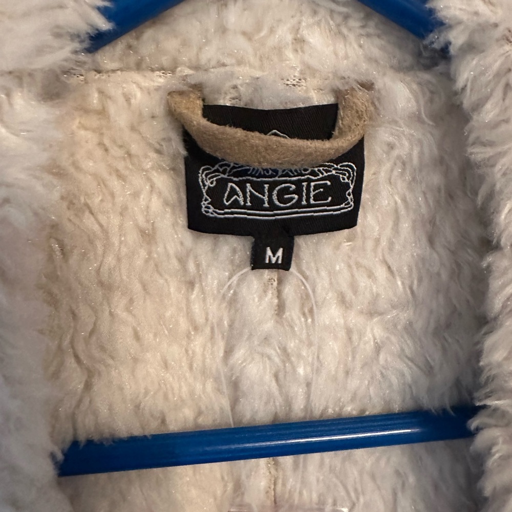Angie Cream Faux Fur vest - Picture 3 of 3